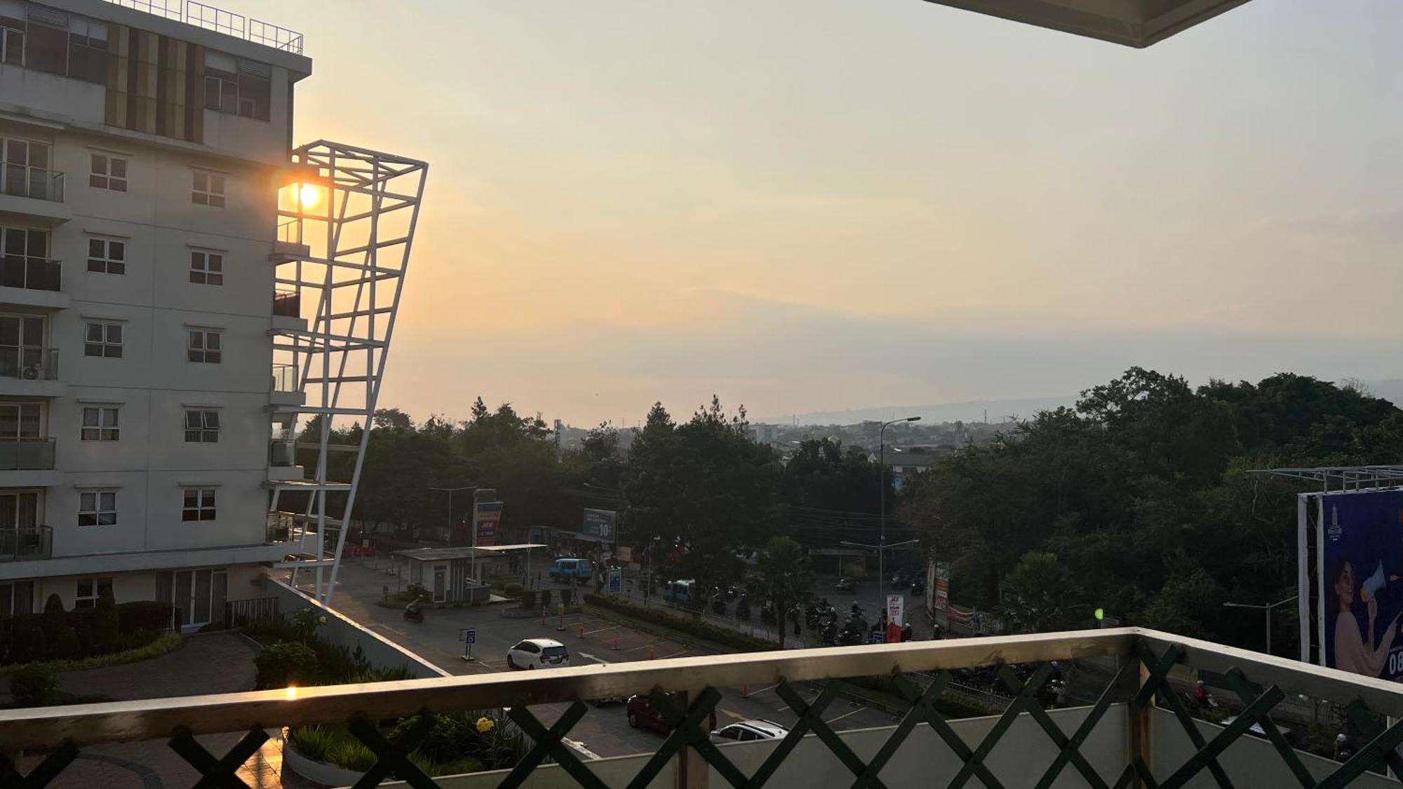 Gateway Pasteur 3br With Sunset View Apartemen Bandung